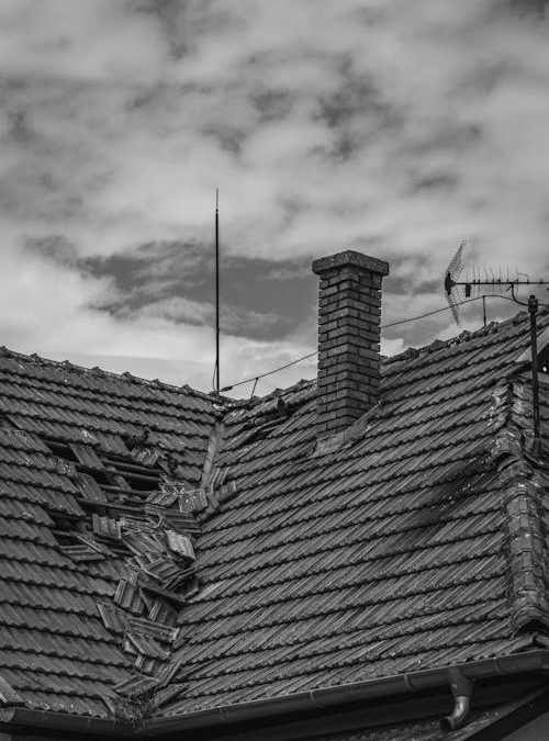 7 Things to Keep in Mind Before Hiring Professionals for Your Roofing Repairs