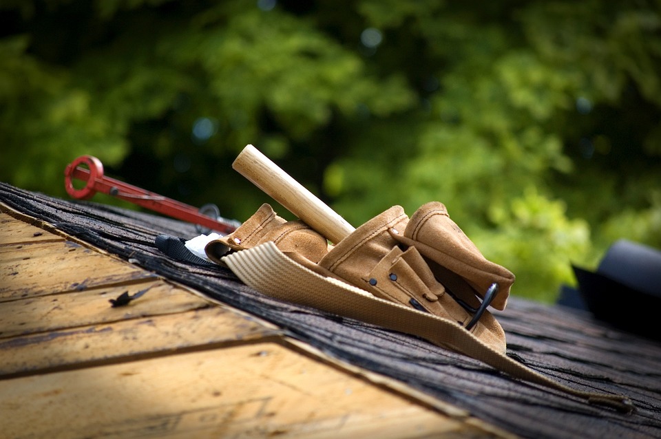 How to Know When It’s Time to Replace Your Roof