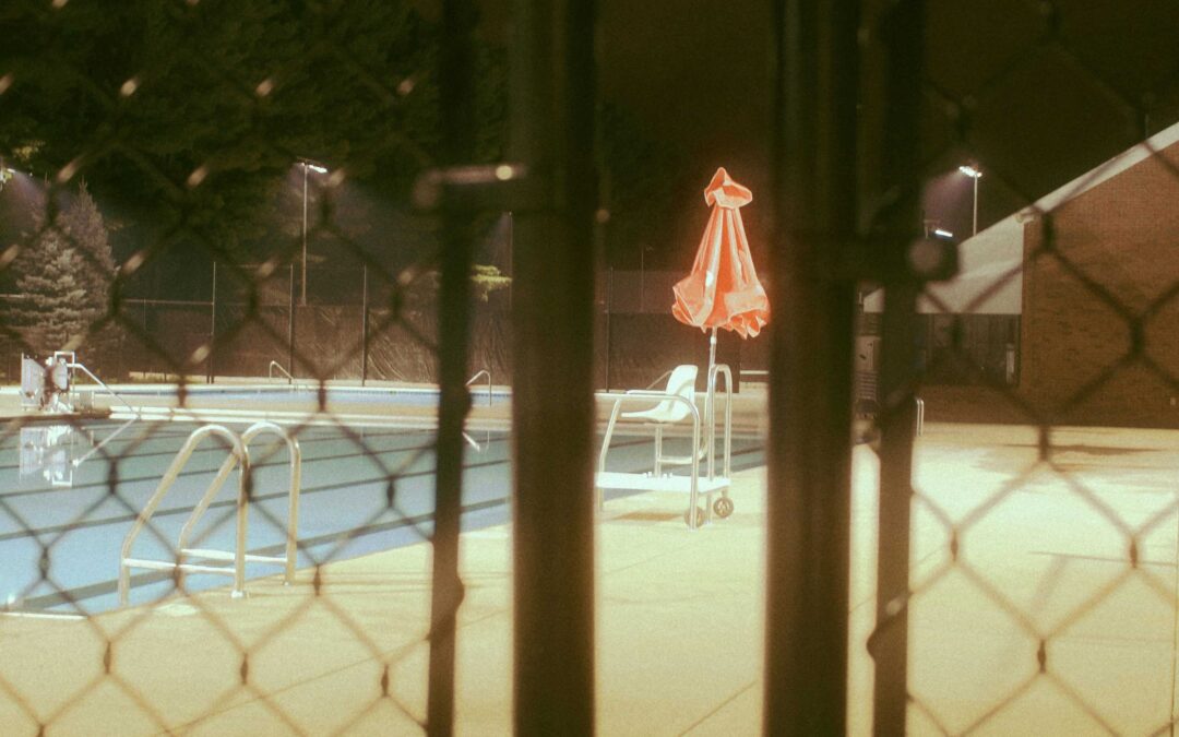 Enhancing Poolside Safety with Stylish Fencing Solutions