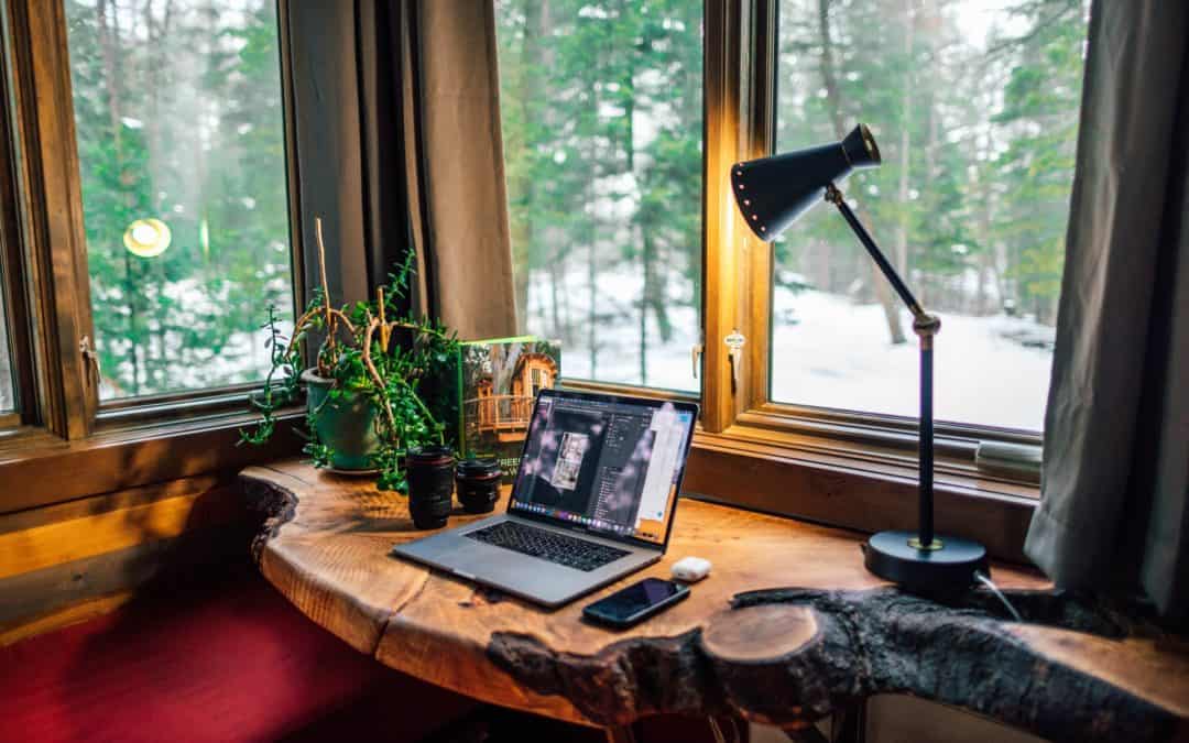 Why a Small Log Cabin is the Ideal Home Office