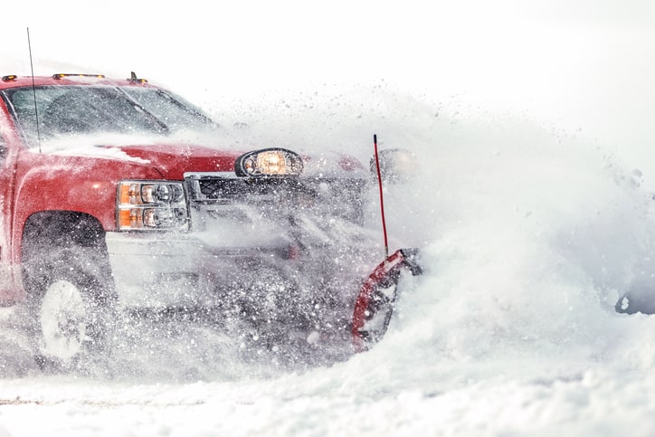 Your Guide to the Best Way to Remove Snow From a Long Driveway