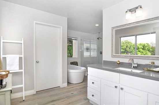How much does a bathroom remodel cost in Los Angeles in 2023?