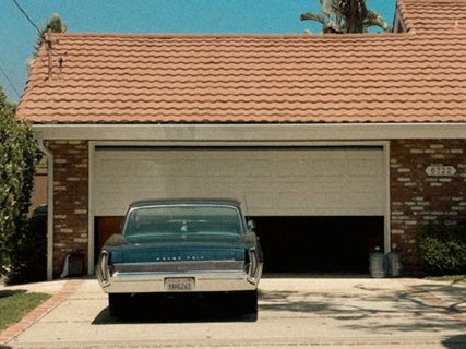 Tips on How to Repair and Maintain Your Garage Door