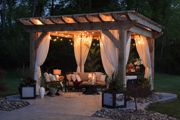 6 Ways to Create a Trendy and Comfortable Outdoor Living Space