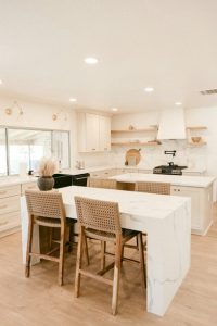 whit kitchen island