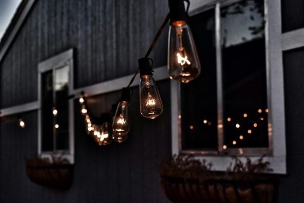 outdoor string lighting