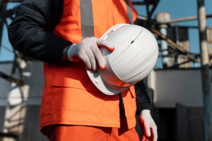 white hard hat