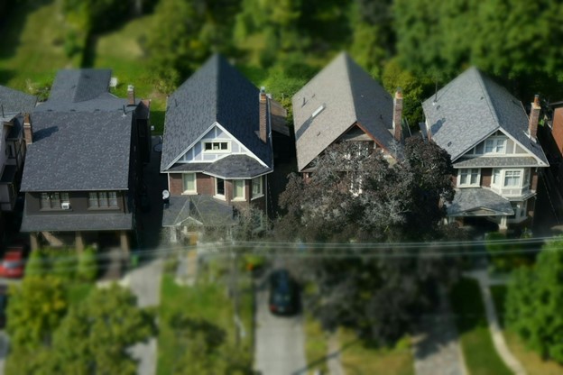 roof tops of houses in neighborhood