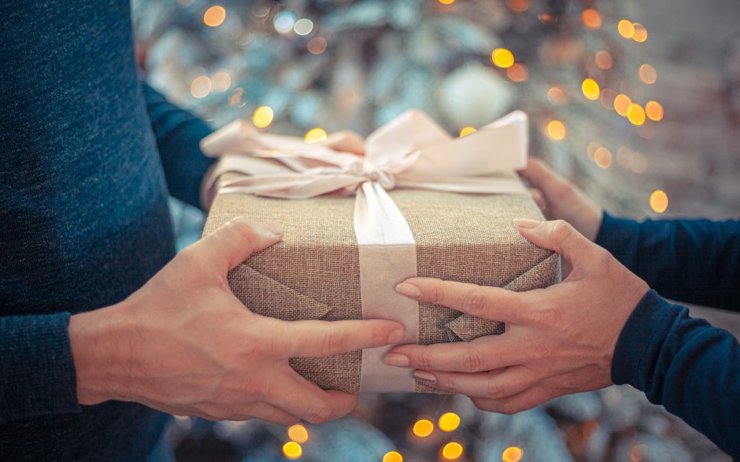 Top Virtual Experience Gifts to Enjoy from Home This Christmas