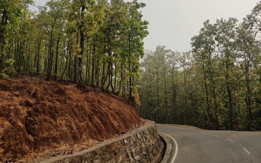 highway with retaining wall