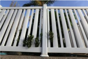 Top 6 Types of Fencing Solutions Offered by Commercial Fence Contractors 