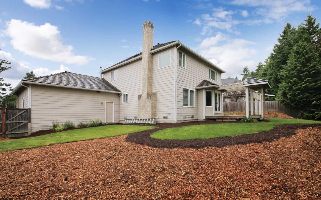Why Mulch Is A Good Alternative To Straw On Gardens