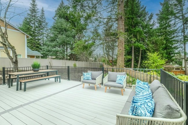 Feature Deck railing