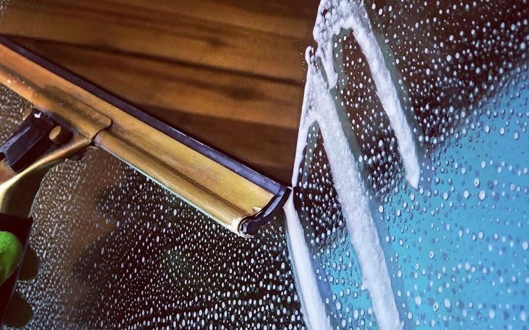 Secrets of the Pros: What Window Washers Use for a Crystal-Clear Shine
