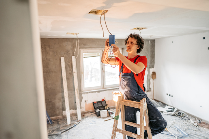 Crafting Opulence: Exploring the Top Features in 2024 Luxury Homes by Expert Luxury Home Builders