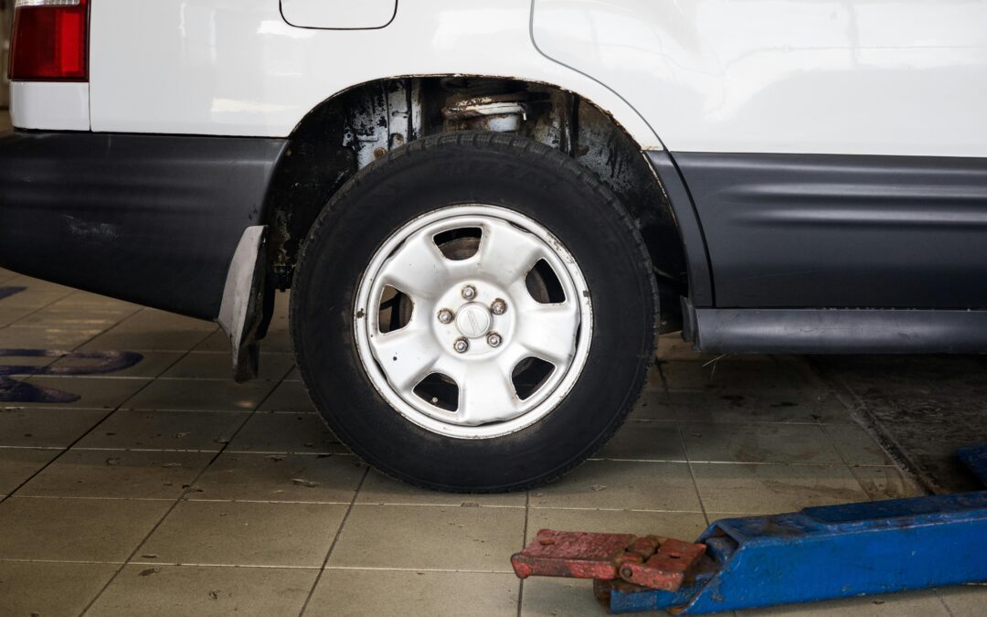 Transform Your Garage with Customizable Epoxy Flooring Designs