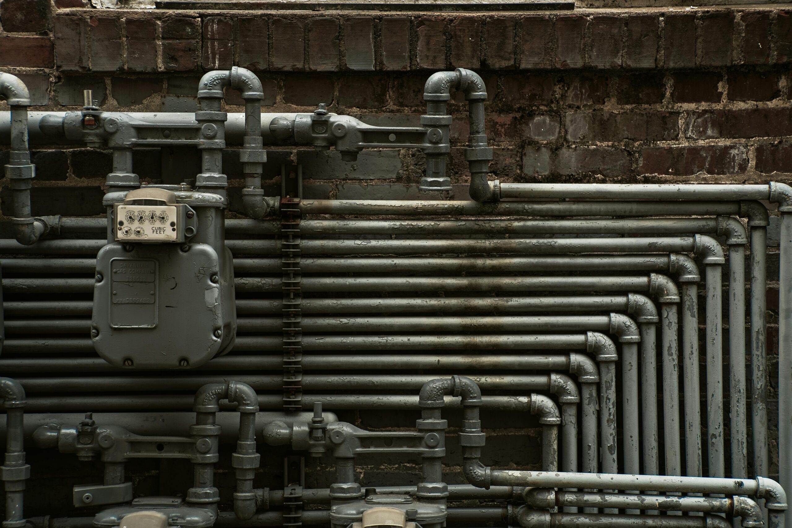 gas-meter gas meter and organized pipes