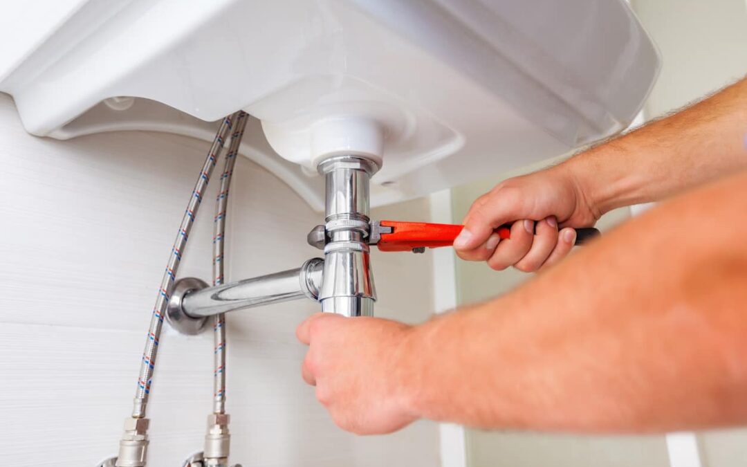 How Plumbers Unclog Toilets