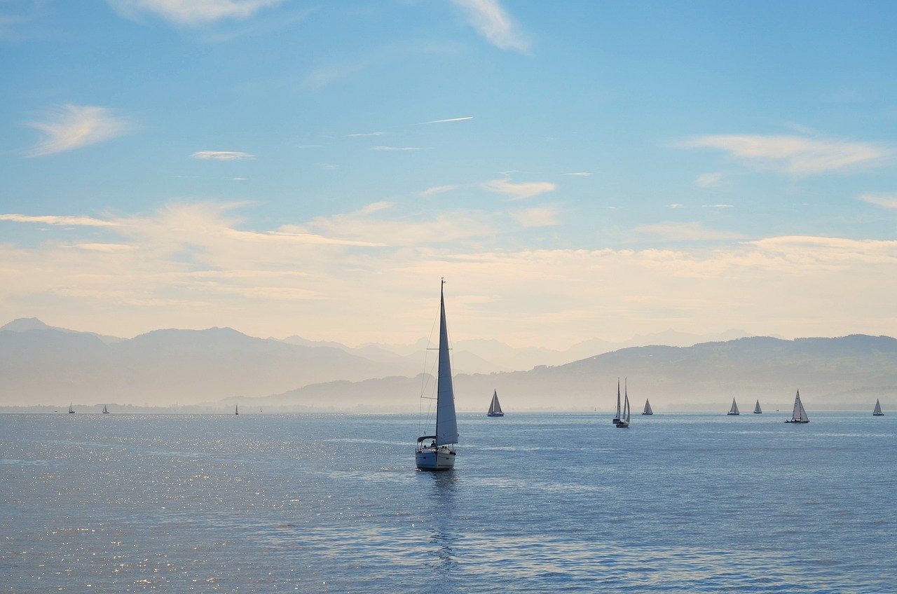 sailboats-8337698_1280 lake life