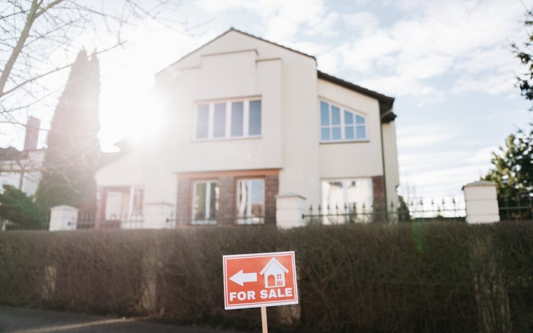 Skip the Open House Awkwardness: Why Some Sellers Go Direct to Cash Offers