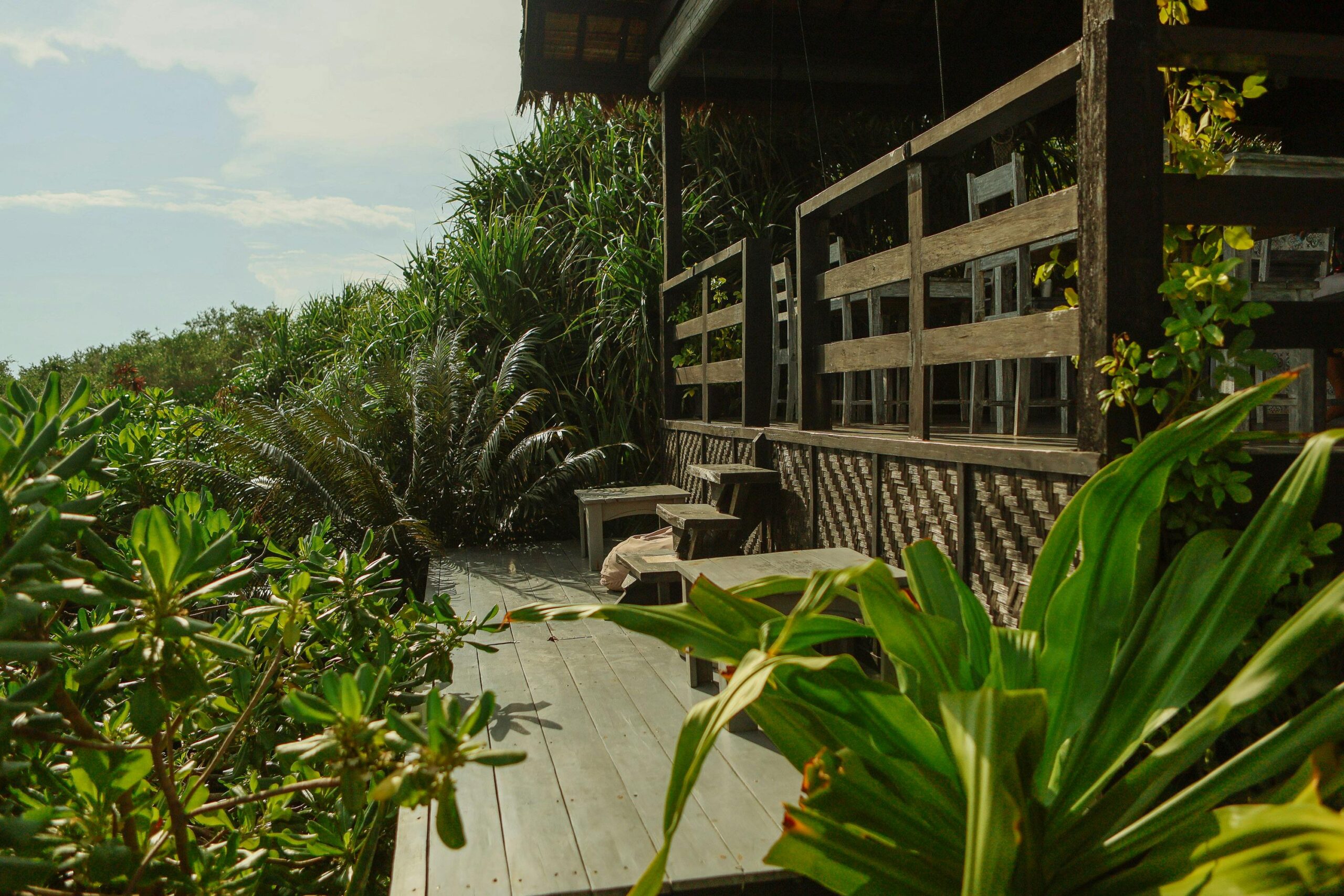 Top 5 small garden deck designs for tiny backyards