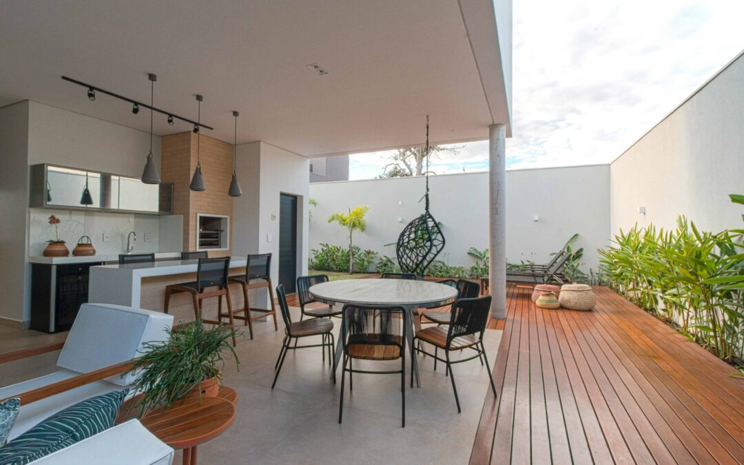 How to Create the Perfect Outdoor Living Space With a Concrete Patio