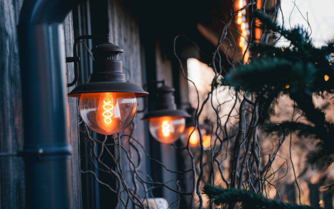 Best Outdoor Electrical Features for Lakefront Homes