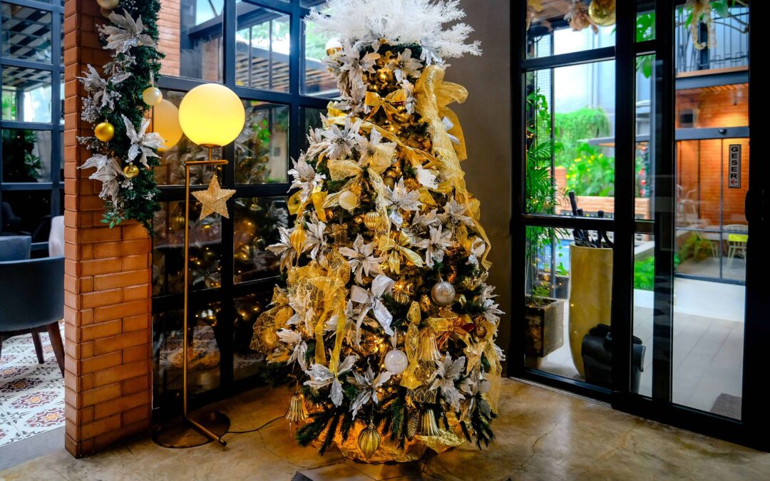 How to Plan Holiday Decorations Around a Fall Home Improvement Project