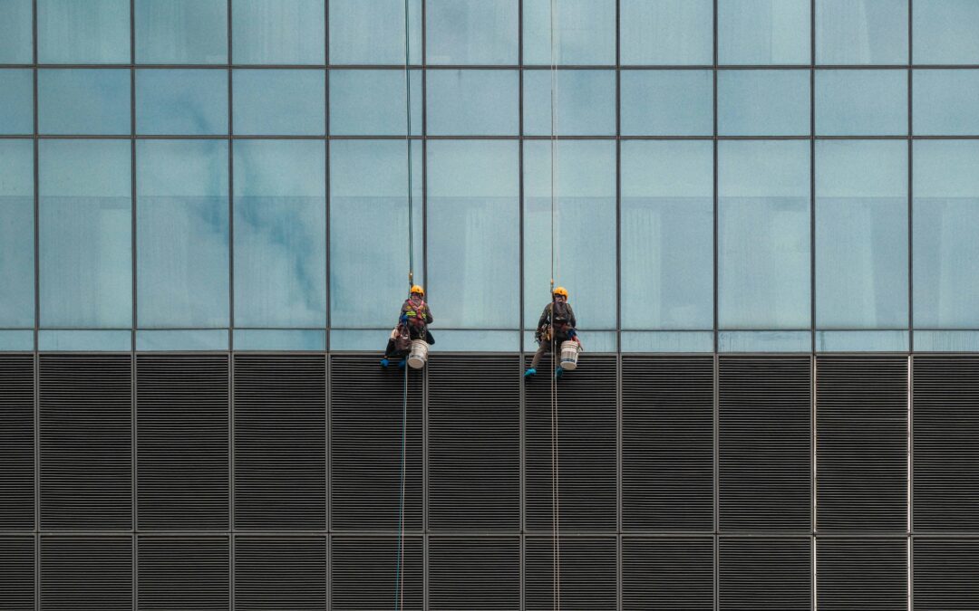 High-Rise Window Cleaning: Cradles, Ropes and Who Is Responsible for What