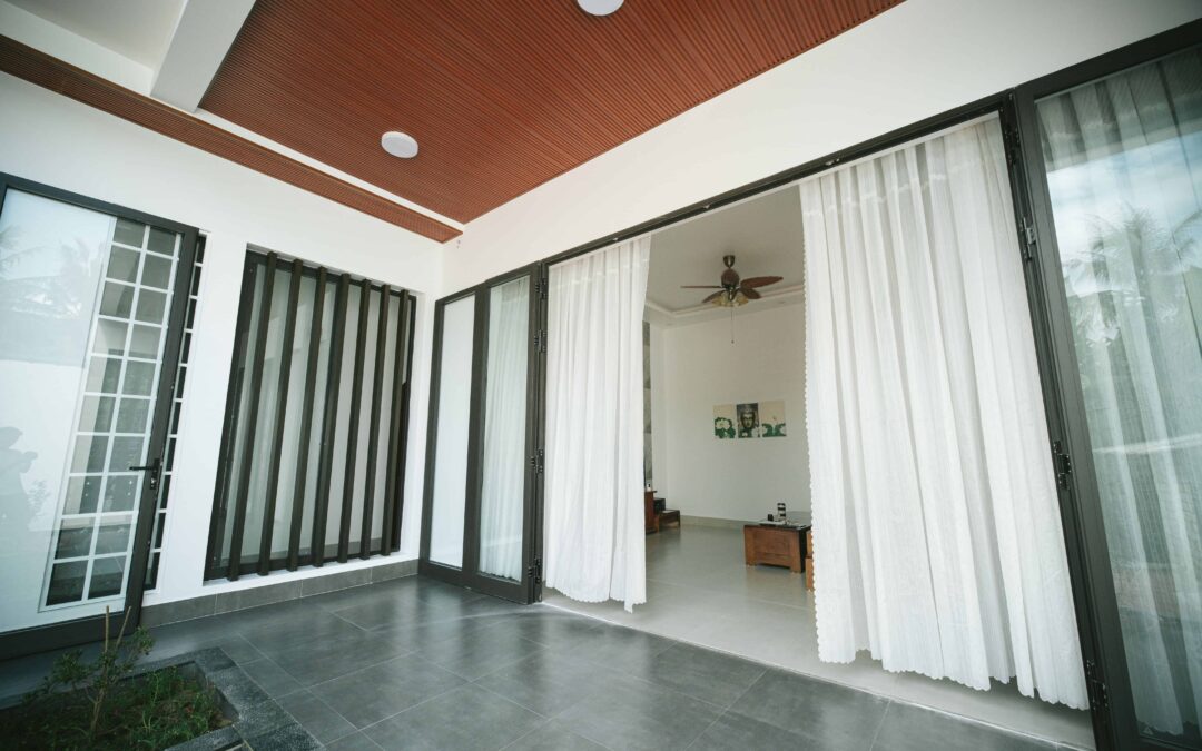Aluminum Sliding Doors: Perfect for Coastal Homes Unlike Wood and uPVC